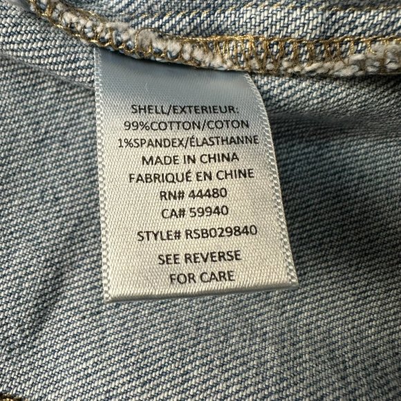 Tinseltown Women's Light Wash Butterfly Appliqué Denim Skirt, Size Large, Blue - Picture 9 of 10